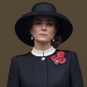 Livre dans lequel il devrait parler de sa soeur.
Catherine Kate Middleton, duchesse de Cambridge - La famille royale d'Angleterre sans la reine et la classe politique anglaise participent au 'Remembrance Day', une cérémonie d'hommage à tous ceux qui sont battus pour la Grande-Bretagne, au Cenopath à Whitehall, Londres le 14 novembre 2021. 