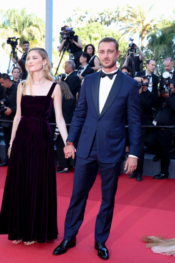 Son ex-beau-frère Pierre Casiraghi était présent avec sa femme Beatrice Borromeo
Pierre Casiraghi et sa femme Beatrice Borromeo - Montée des marches du film " Le comte de Monte-Cristo " lors du 77ème Festival International du Film de Cannes, au Palais des Festivals à Cannes. Le 22 mai 2024 © Jacovides-Moreau / Bestimage 