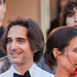 Pierre Niney, Dimitri Rassam, Julie De Bona - Montée des marches du film " Le comte de Monte-Cristo " lors du 77ème Festival International du Film de Cannes, au Palais des Festivals à Cannes. Le 22 mai 2024 © Jacovides-Moreau / Bestimage 