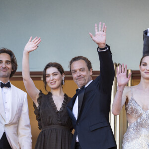 Marie Narbonne, Dimitri Rassam, Anamaria Vartolomei, Patrick Mille, Adèle Simphal, Vassili Schneider - Montée des marches du film " Le comte de Monte-Cristo " lors du 77ème Festival International du Film de Cannes, au Palais des Festivals à Cannes. Le 22 mai 2024 © Olivier Borde / Bestimage 