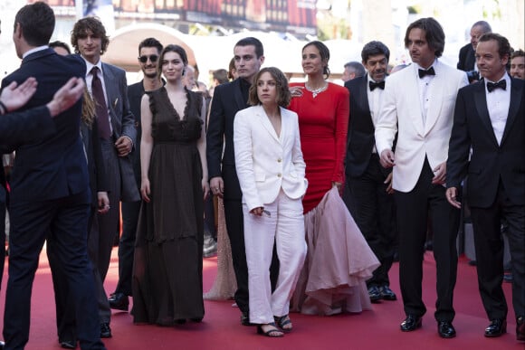 Vassili Schneider, Pierre Niney, Anamaria Vartolomei, Julien De Saint-Jean, Marie Narbonne, Julie de Bona, Dimitri Rassam, Patrick Mille - Montée des marches du film " Le comte de Monte-Cristo " lors du 77ème Festival International du Film de Cannes, au Palais des Festivals à Cannes. Le 22 mai 2024 © Olivier Borde / Bestimage 