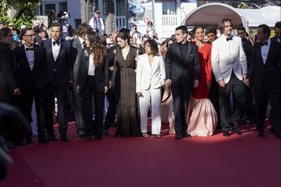 Alexandre de La Patellière, Laurent Lafitte, Anaïs Demoustier (enceinte), Anamaria Vartolomei, Marie Narbonne, Julien De Saint-Jean, Julie de Bona, Dimitri Rassam - Montée des marches du film " Le comte de Monte-Cristo " lors du 77ème Festival International du Film de Cannes, au Palais des Festivals à Cannes. Le 22 mai 2024 © Olivier Borde / Bestimage 