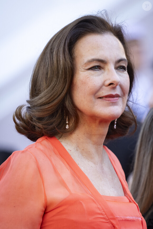 Carole Bouquet - Montée des marches du film " Le comte de Monte-Cristo " lors du 77ème Festival International du Film de Cannes, au Palais des Festivals à Cannes. Le 22 mai 2024 © Olivier Borde / Bestimage 