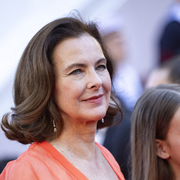 Carole Bouquet et sa petite-fille Darya Rassam - Montée des marches du film " Le comte de Monte-Cristo " lors du 77ème Festival International du Film de Cannes, au Palais des Festivals à Cannes. Le 22 mai 2024 © Olivier Borde / Bestimage 