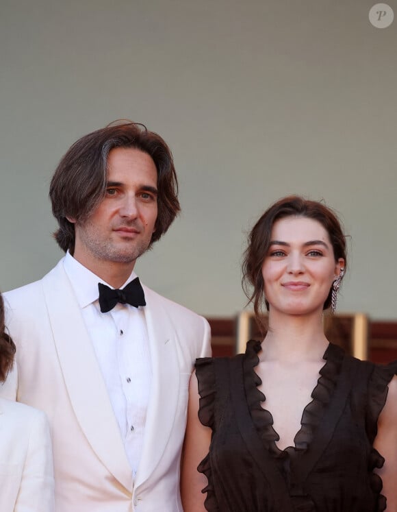 Dimitri Rassam, Anamaria Vartolomei - Montée des marches du film " Le comte de Monte-Cristo " lors du 77ème Festival International du Film de Cannes, au Palais des Festivals à Cannes. Le 22 mai 2024 © Jacovides-Moreau / Bestimage 