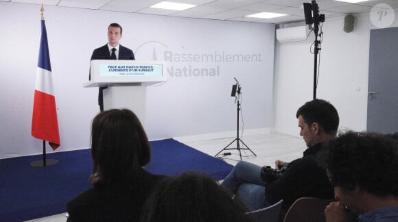 Jordan Bardella, président du Rassemblement national, lors de la conférence de presse ayant pour thème, Face aux narco-trafics l'urgence d'un sursaut à Paris, le 16 mai 2024. © Jonathan Rebboah / Panoramic / Bestimage 