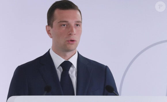 Jordan Bardella, président du Rassemblement national, lors de la conférence de presse ayant pour thème, Face aux narco-trafics l'urgence d'un sursaut à Paris, le 16 mai 2024. © Jonathan Rebboah / Panoramic / Bestimage 