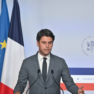 Le Premier ministre français Gabriel Attal prononce un discours après le conseil de défense au palais présidentiel de l'Elysée à Paris, France, le 16 mai 2024. © Jacques Witt/Pool/Bestimage 