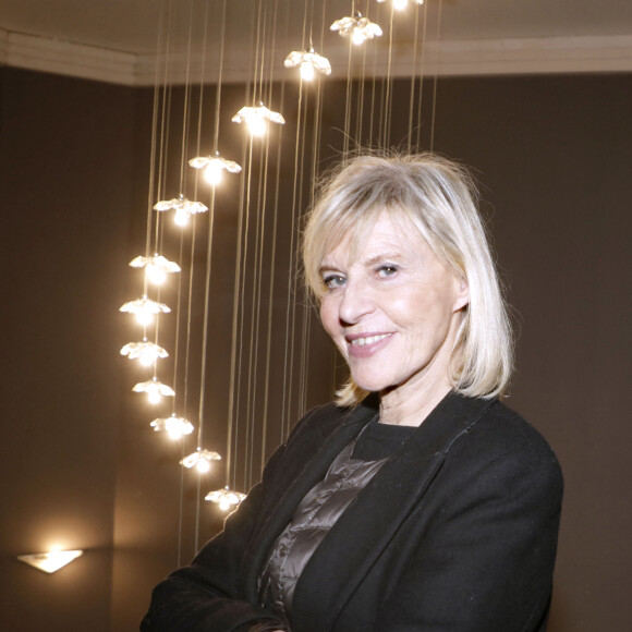 Exclusif - Chantal Ladesou en backstage lors de la soirée "Des voix pour la vie" à l' Alhambra, au profit des associations Neuf de Coeur et Adrien. Paris, le 20 novembre 2023. © Cédric Perrin/Bestimage 