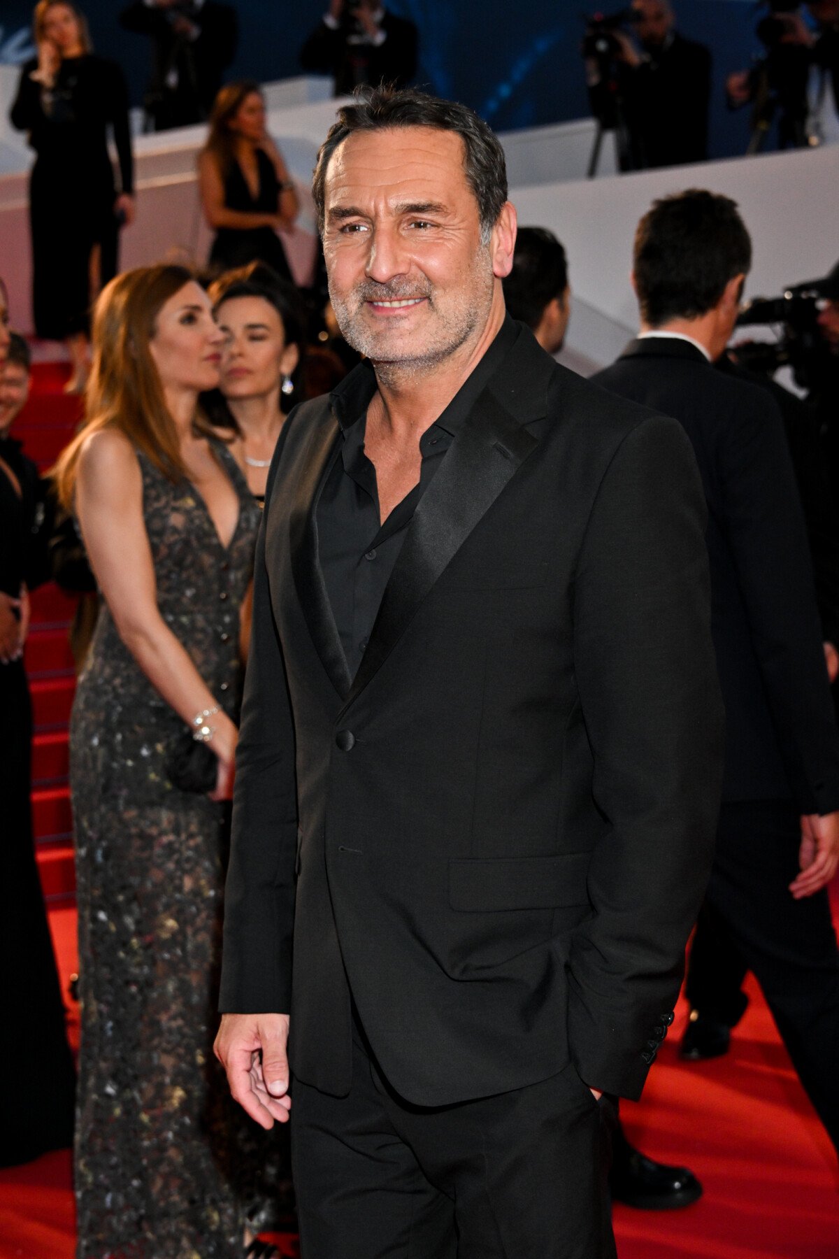 Photo Gilles Lellouche Descente des marches du film « L’amour ouf