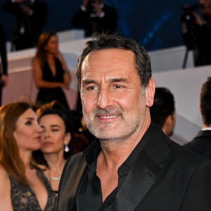 Gilles Lellouche - Descente des marches du film « L’amour ouf » lors du 77ème Festival International du Film de Cannes, au Palais des Festivals à Cannes. Le 23 mai 2024 © Bruno Bebert / Bestimage