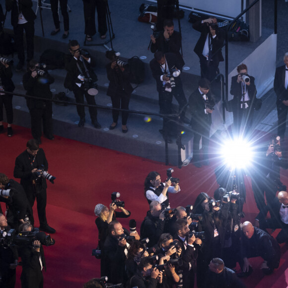 Karim Leklou, Anthony Bajon, Alain Attal, Hugo Sélignac, Gilles Lellouche, Malik Frikah, François Civil, Adèle Exarchopoulos, Mallory Wanecque, Jean-Pascal Zadi, Elodie Bouchez, Alain Chabat, Audrey Diwan, Ahmed Hamidi - Descente des marches du film « L’amour ouf » lors du 77ème Festival International du Film de Cannes, au Palais des Festivals à Cannes. Le 23 mai 2024 © Olivier Borde / Pool / Bestimage