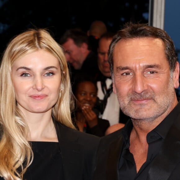 Alizée Guinochet et son compagnon Gilles Lellouche - Descente des marches du film « L’amour ouf » lors du 77ème Festival International du Film de Cannes, au Palais des Festivals à Cannes. Le 23 mai 2024 © Jacovides-Moreau / Bestimage