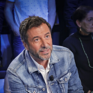 Bernard Montiel l'a questionné sur la normale organisation de leur famille dans son émuission sur RFM
Exclusif - Bernard Montiel sur le plateau de l'émission " TPMP " présentée par C.Hanouna et diffusée en direct sur C8 le 29 avril 2024, à Paris, France, le 29 avril 2024. © Jack Tribeca / Bestimage 