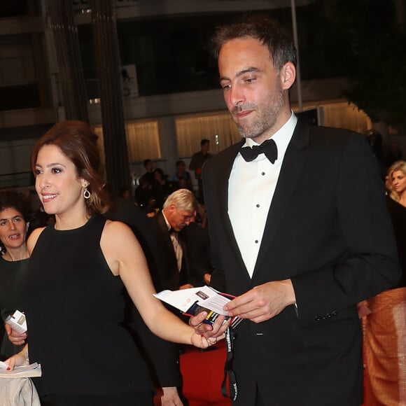 Raphaël Glucksmann et Léa Salamé forment un couple heureux depuis plusieurs années. 
Léa Salamé et son compagnon Raphaël Glucksmann - Montée des marches du film "Le Redoutable" lors du 70ème Festival International du Film de Cannes. © Borde-Jacovides-Moreau/Bestimage