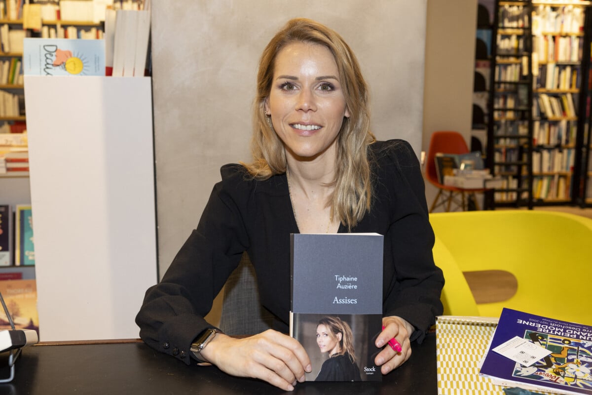 Photo : Exclusif - Tiphaine Auzière - Soirée littérature à la librairie