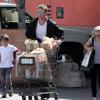 Ryan Philippe et ses enfants vont faire des courses au supermarché Ralphs à Beverly Hills le 20 mars 2010
