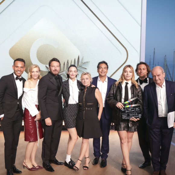 Exclusif - Mohamed Bouhafsi, Celine Salette, Samuel Lebihan, Charlotte Le Bon, Anne-Elisabeth Lemoine, Patrick Cohen, Santa, Bertrand Chameroy, Pierre Lescure sur le plateau de l'émission "C à vous" lors du 77ème Festival International du Film de Cannes (14 - 25 mai 2024), le 24 mai 2024. © Jack Tribeca / Bestimage