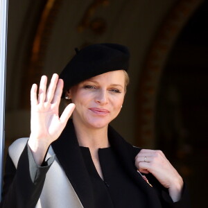 La princesse Charlène de Monaco (enceinte) (habillée en Akris) - La famille de Monaco au balcon du palais princier lors de la fête nationale monégasque. Le 19 novembre 2014