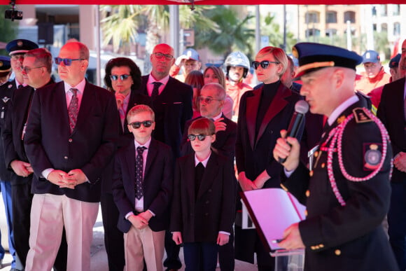 Radieuse dans un tailleur rose tendre, la femme du prince Albert était très souriante en compagnie de l'équipe médicale de la clinique située sur les hauteurs de la Principauté
Le prince Albert II de Monaco et la princesse Charlène de Monaco assistent avec leurs enfants, le prince Jacques de Monaco, marquis des Baux, et la princesse Gabriella de Monaco, comtesse de Carladès, au baptême et à la bénédiction du nouveau bateau de sauvetage des sapeurs-pompiers monégasques, baptisé "Prince Jacques". Monaco, le 4 mai 2024. © Olivier Huitel/Pool Monaco/Bestimage 