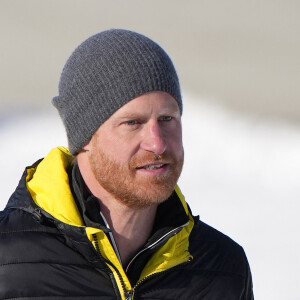 Le prince Harry fait du skeleton sous les yeux de Meghan Markle lors d'une visite au camp d'entrainement des athlètes des Invictus Games 2024 à Whistler en Colombie Britannique le 15 février 2024. 