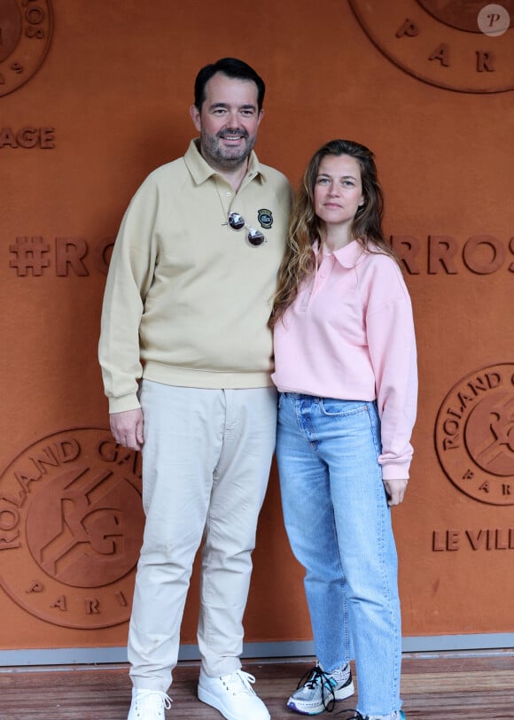 Jean-François Piège et sa femme Elodie au village lors des Internationaux de France de tennis de Roland Garros 2024, à Paris, France, le 1er juin 2024. © Jacovides-Moreau/Bestimage 