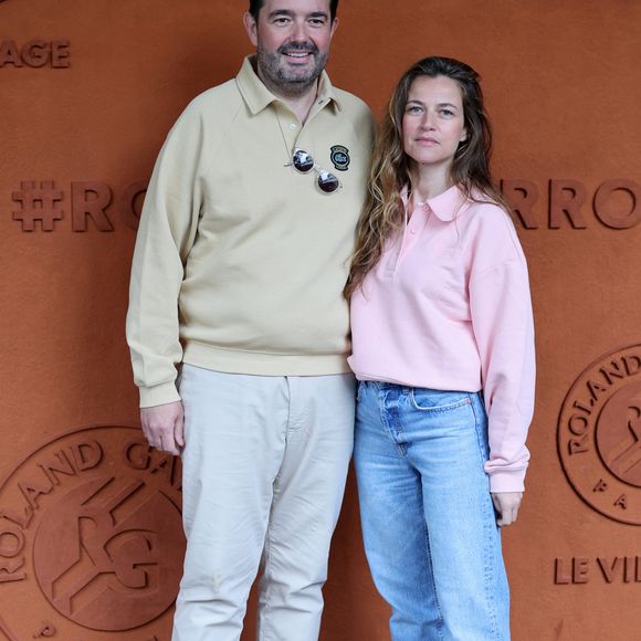 Jean-François Piège et sa femme Elodie au village lors des Internationaux de France de tennis de Roland Garros 2024, à Paris, France, le 1er juin 2024. © Jacovides-Moreau/Bestimage 