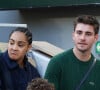 Heureusement, la vie est aujourd'hui bien moins compliquée, et il peut compter sur ses amis.

Candice et Julien dans les tribunes des Internationaux de France 2024 à Roland Garros le 27 mai 2024 à Paris. Nasser Berzane/ABACAPRESS.COM