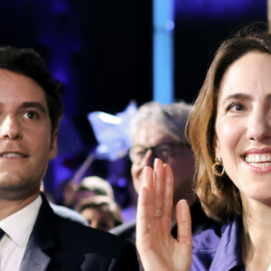 Yaël Braun-Pivet, présidente de l'Assemblée Nationale, Le premier ministre, Gabriel Attal et Valérie Hayer, tête de liste de la majorité Renaissance lors du meeting de V.Hayer, tête de liste Renaissance pour les élections européennes, au Docks de Paris à Aubervilliers le 1er juin 2024. © Stéphane Lemouton / Bestimage