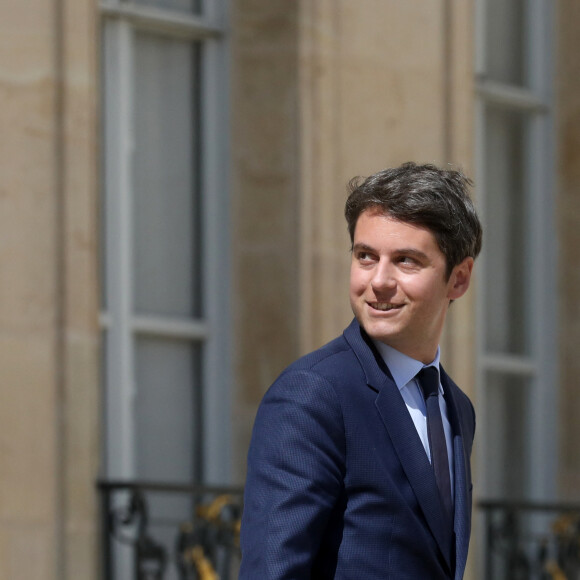 Le Premier ministre, Gabriel Attal à la sortie du conseil des ministres, au palais présidentiel de l'Elysée, à Paris, France, le 20 mai 2024 © Stéphane Lemouton/Bestimage 