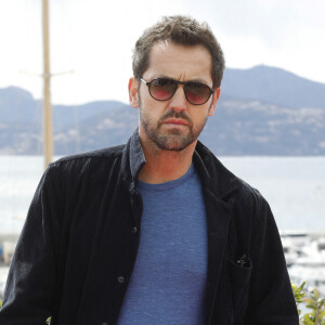 Avant d'être acteur, il souhaitait faire carrière dans l'hôtellerie
Frédéric Diefenthal au photocall de la série "Ici tout commence" lors de la 5ème saison du festival International des Séries "Canneseries" à Cannes, France. © Denis Guignebourg/Bestimage