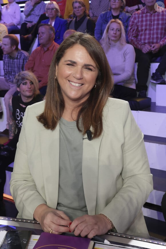 Exclusif - Valérie Benaim sur le plateau de l'enregistrement de l'émission " Face à Hanouna " présentée par C.Hanouna et diffusée sur C8 le 24 mars 2024, à Paris, France, le 21 mars 2024. © Jack Tribeca / Bestimage 