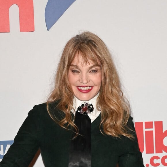 Arielle Dombasle à la première du film "Alibi.com 2" au cinéma Le Grand Rex à Paris le 6 février 2023. © Coadic Guirec/Bestimage 