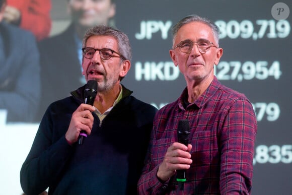 Michel Cymes et Thierry Lhermitte - 163ème vente aux enchères des vins des Hospices de Beaune le 19 novembre 2023. © Jean Charbon/Bestimage