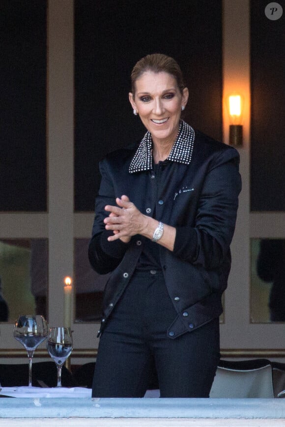 Céline Dion dîne avec son danseur Pepe Munoz et un ami au restaurant "Chez Loulou" au musée des arts décoratifs à Paris.