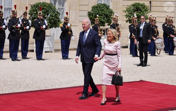 Joe Biden et sa femme Jill - Le président des Etats-Unis et sa femme à leur arrivée au palais de l'Elysée à Paris, à l'occasion de leur visite d'état en France. Le 8 juin 2024 © Jacovides-Moreau / Bestimage 