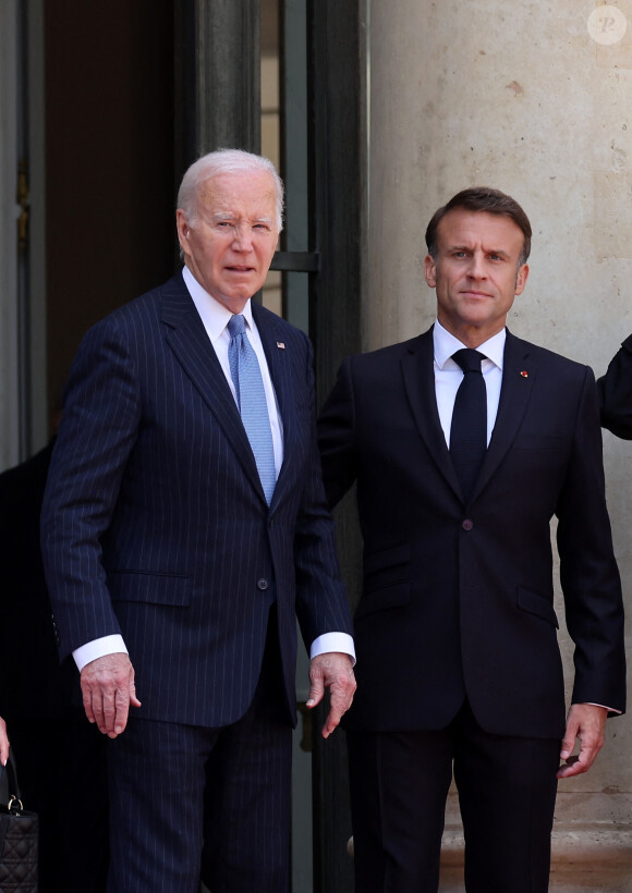 De nombreuses autres personnalités ont aussi assisté à cet évènement
Joe Biden, Emmanuel Macron - Le président des Etats-Unis et sa femme à leur arrivée au palais de l'Elysée à Paris, à l'occasion de leur visite d'état en France. Le 8 juin 2024 © Jacovides-Moreau / Bestimage 