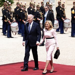 Le président français et la première dame accueillent le président américain Joe Biden et sa femme Jill Biden au palais de l'Elysee pour une visite d'état. Le 8 juin 2024. © Stéphane Lemouton / Bestimage 