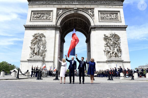 Joe Biden et sa femme Jill, Emmanuel Macron et sa femme Brigitte - Cérémonie à l'Arc de Triomphe à Paris, à l'occasion du voyage officiel du président des Etats-Unis en France. Le 8 juin 2024 © Jeanne Accorsini / Pool / Bestimage 