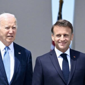 Emmanuel Macron et sa femme Brigitte, Joe Biden et sa femme Jill - Cérémonie à l'Arc de Triomphe à Paris, à l'occasion du voyage officiel du président des Etats-Unis en France. Le 8 juin 2024 © Jeanne Accorsini / Pool / Bestimage 