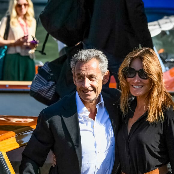 Nicolas Sarkozy et sa femme Carla Bruni arrivent au Lido lors du 80ème édition du festival international du film de Venise, la Mostra, à Venise, Italie, le 2 septembre 2023. © SGP/Bestimage 