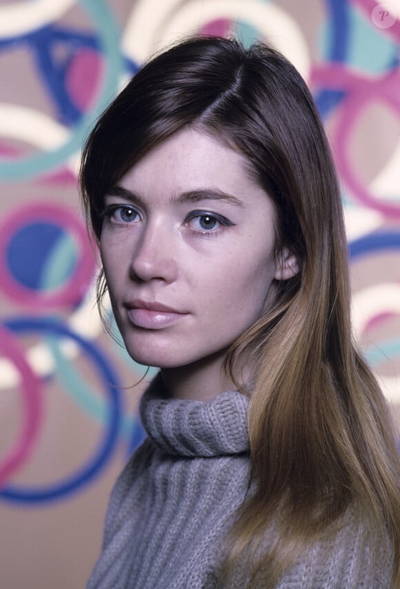 Portrait studio de Françoise Hardy.