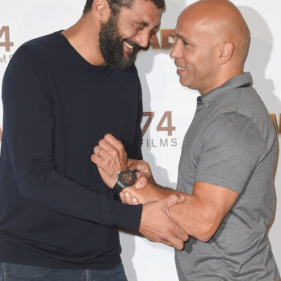 Heureusement, ils ont désormais trouvé une solution, s'éloigner de temps en temps. 
Ramzy Bedia et Eric Judor - Les célébrités posent lors du photocall de l'avant-première du film "Alad'2" au cinéma le grand Rex à Paris le 21 septembre 2018. © Guirec Coadic/Bestimage