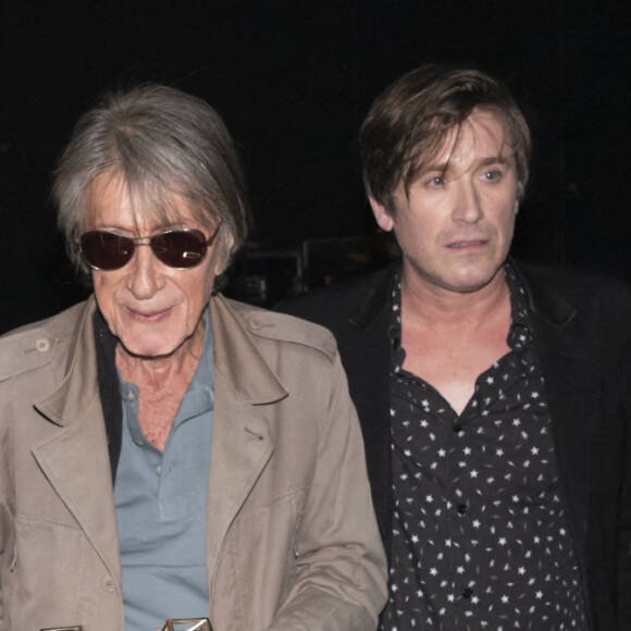 Son fils Thomas vit également en Corse
Exclusif - Jacques Dutronc (Victoire d'honneur) avec son fils Thomas Dutronc en backstage lors la 37ème cérémonie des Victoires de la musique à la Seine musicale de Boulogne-Billancourt © Cyril Moreau / Tiziano Da Silva / Bestimage 