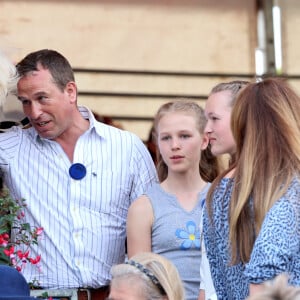 Et elle a déjà rencontré la reine Camilla.
Reine Camilla, Peter Phillips, Isla Phillips, Savannah Phillips et Harriet assistent au dernier jour du Badminton Horse Trials dans le Gloucestershire pour le 75ème anniversaire de l'événement. 12 mai 2024