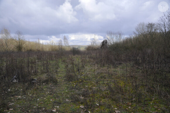 En lisière de la foret domaniale de Maurepas dans les Yvelines, la propriété achetée par l'acteur Jamel Debbouze est désormais devenue une ruine et un squat le 15 fevrier 2013.