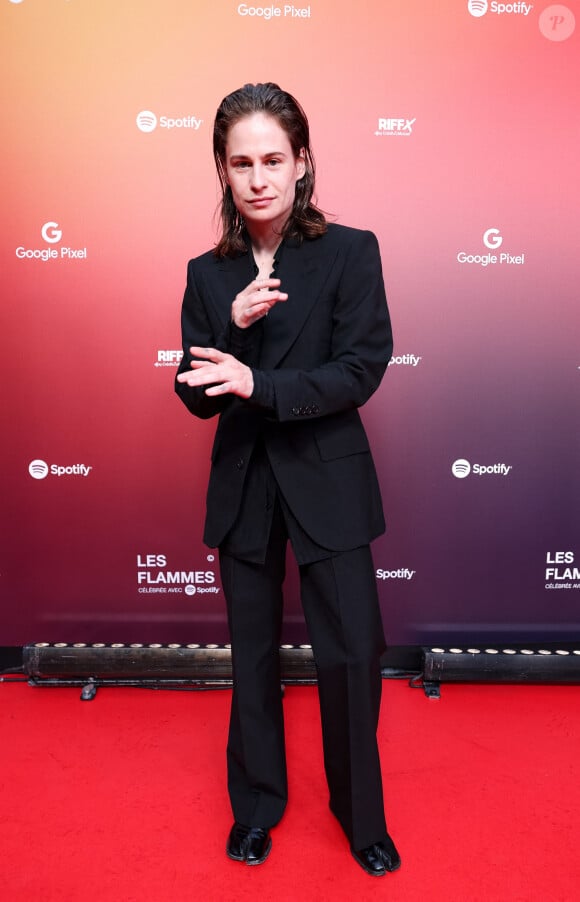 Héloïse Letissier (Christine and the Queens, Redcar) - Photocall de la première cérémonie des Flammes, dédiée au rap au Théâtre du Châtelet à Paris. Le 11 mai 2023 © Veeren / Bestimage