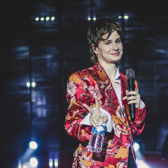 Exclusif - Christine and the Queens (Héloïse Letissier) - Backstage - Enregistrement de l'émission "Tous ensemble pour la musique" pour la fête de la musique 2020 à l'AccorHotels Arena à Paris le 17 juin 2020. © Cyril Moreau / Veeren Ramsamy / Bestimage