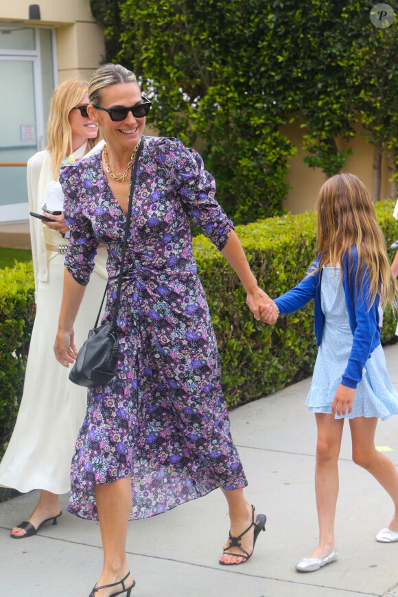 Exclusif - Molly Sims et sa fille après la cérémonie de remise de diplôme, le 12 juin 2024.