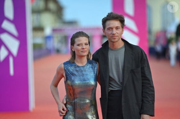 Raphael et Mélanie Thierry.


Mélanie Thierry et le chanteur Raphaël assistent à la première de "La zone d'intérêt" lors du 49e Festival du film américain de Deauville, le 7 septembre 2023 à Deauville. Photo par Franck Castel/ABACAPRESS.COM